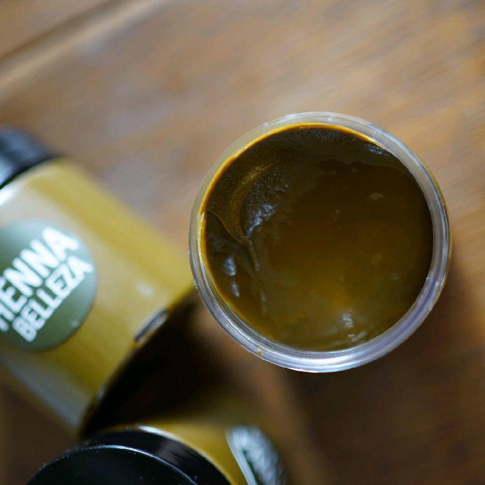 Natürliche Hennapaste in Dosenform