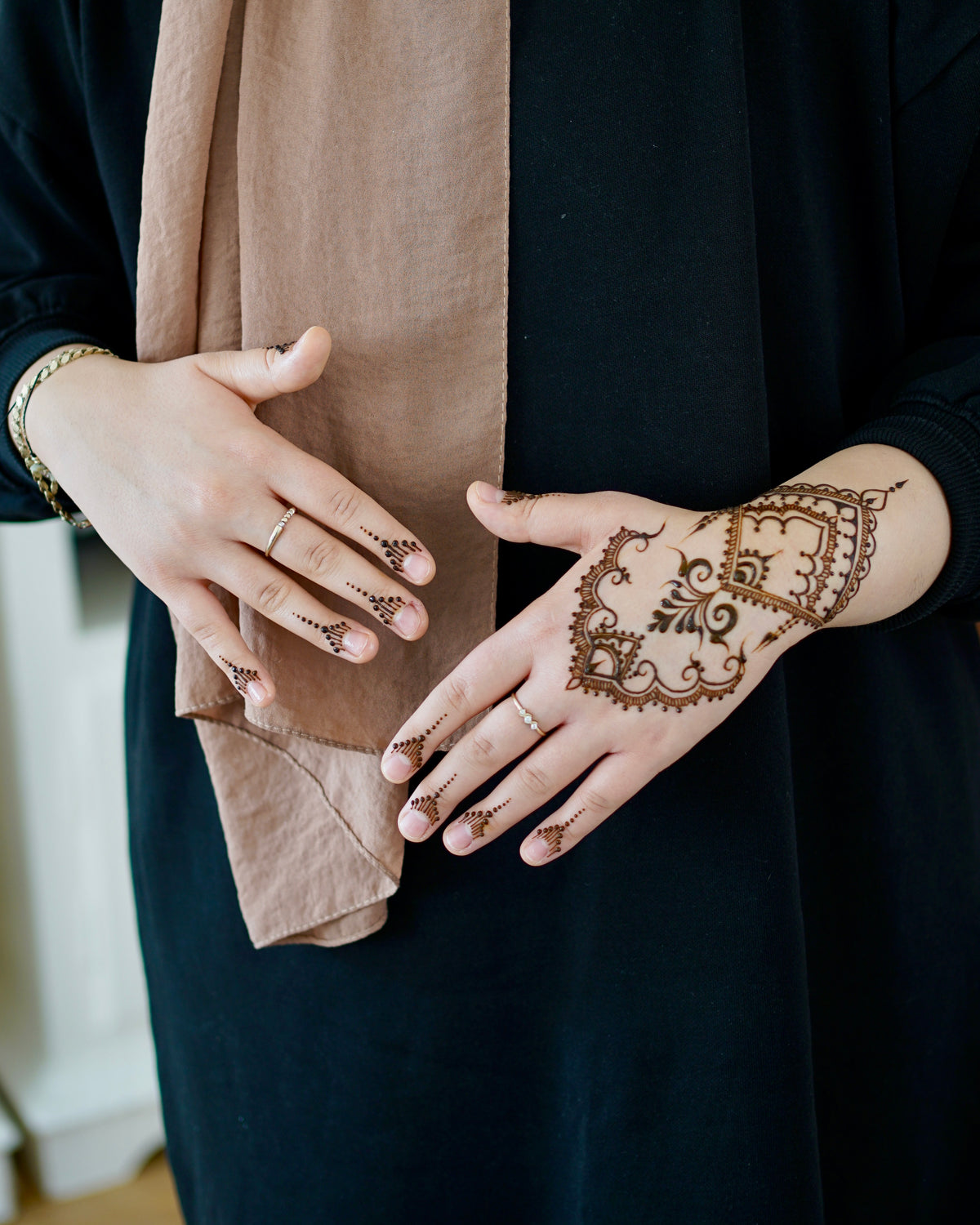 Premium Natural Henna Cones 5-Piece Set - For Henna Tattoos on Skin and Lonlasting Henna Freckles on Face