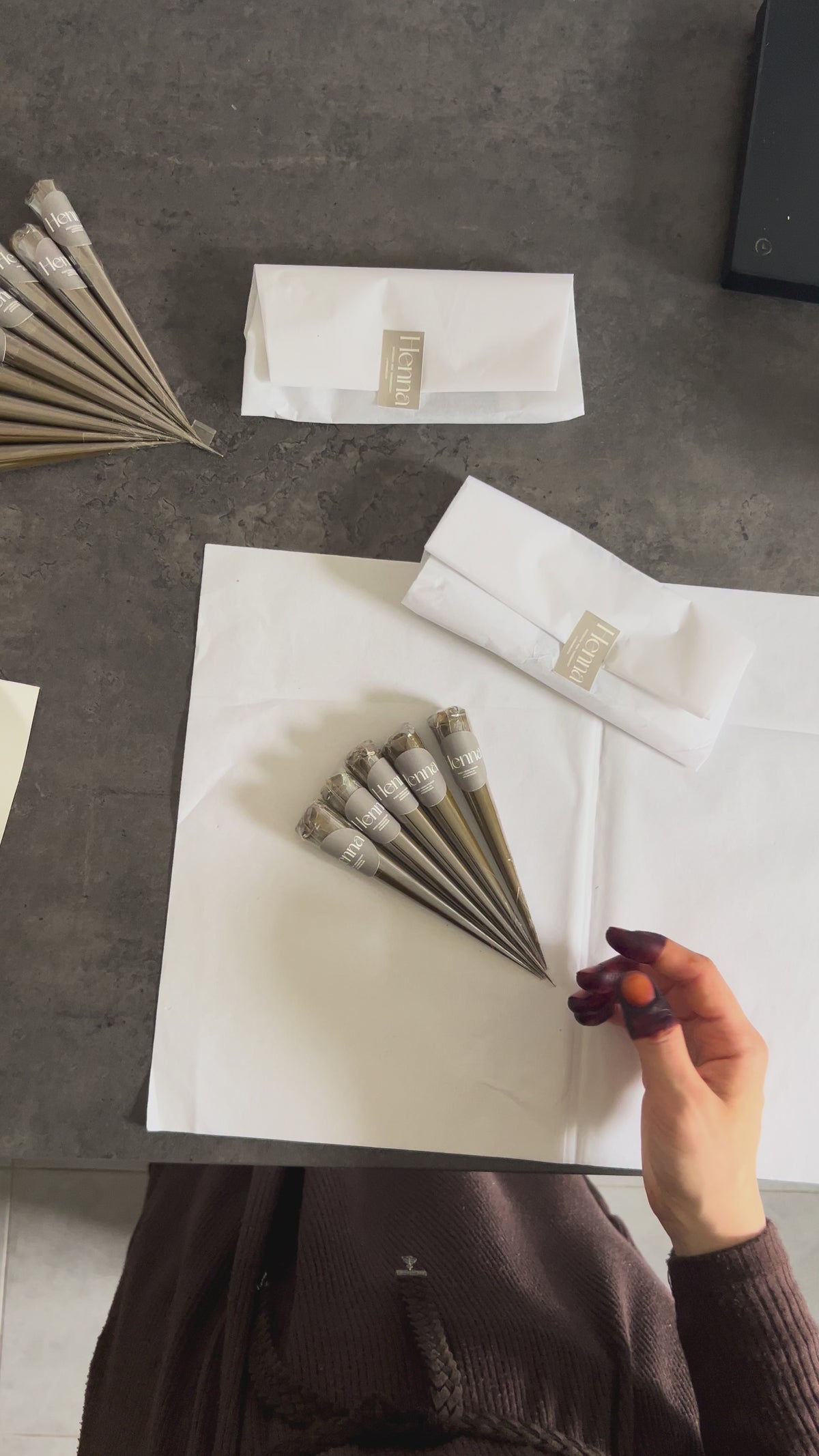 Natürliche Hennapaste in Dosenform